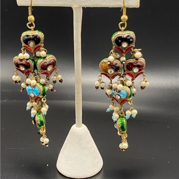 Vintage bohemian dangling heart shaped earrings with rhinestones and pearl - Picture 3 of 5